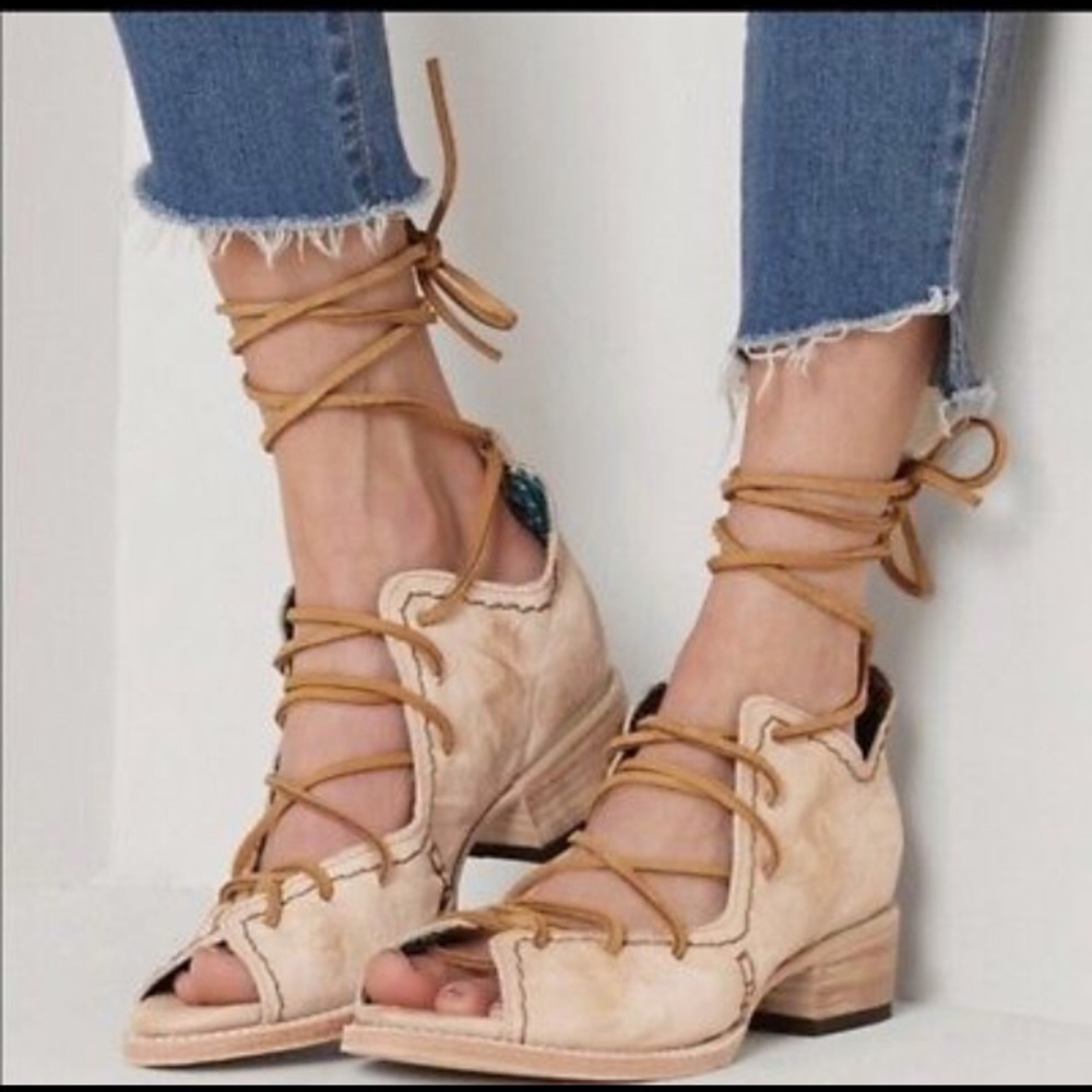 BRAND NEW Freebird Peace open bootie sandal.
